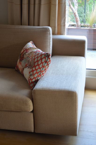 Modern work
Three-seater sofa, wood frame,...