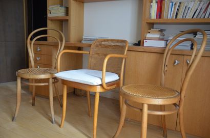 Thonet
Set comprising two chairs and an armchair...