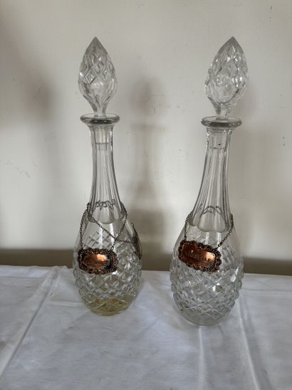 BACCARAT
Pair of crystal CARAFES with lattice...