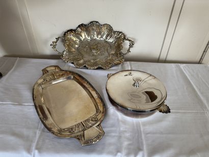 LEGUMIER covered with ears and large CORBEILLE...