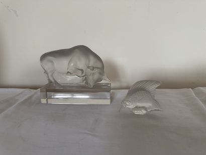 LALIQUE France 
Partially frosted molded...