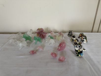 Set of animal FIGURINES in spun glass: elephants,...