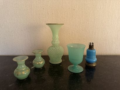 Set of OPALINES including: baluster VASE...