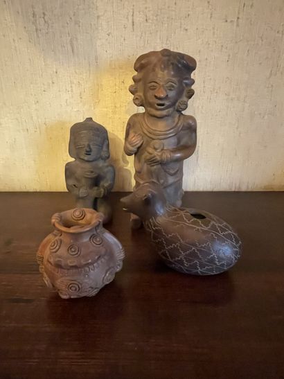 Set of seven SCULPTURES in the pre-Columbian...