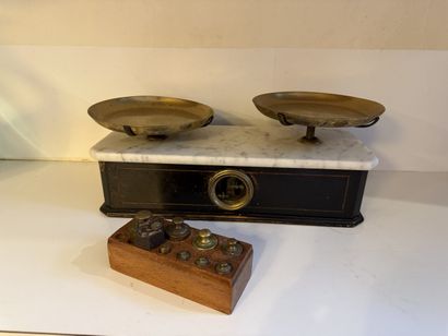 Household scale in blackened wood, marble...