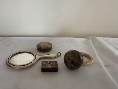 Set in 800/°° silver: small plain hand mirror,...