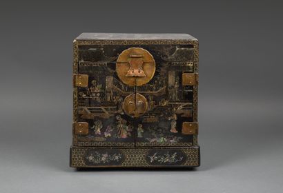 CHINA - KANGXI period (1662 - 1722)
A 