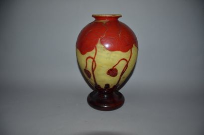 Le Verre Français 
Multi-layered glass vase...