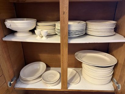 Wedgwood earthenware dinner service, 