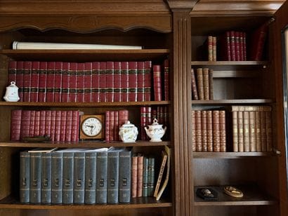 Two MANNETTES of bound volumes, most in series,...