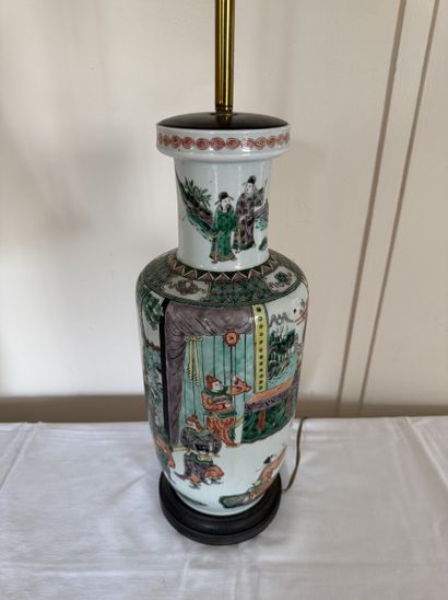 CHINA - Porcelain baluster vase with polychrome...