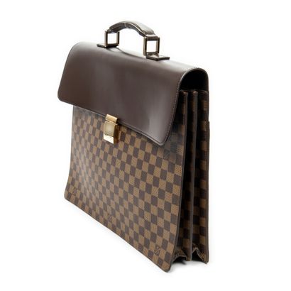 LOUIS VUITTON
Sacoche modèle 