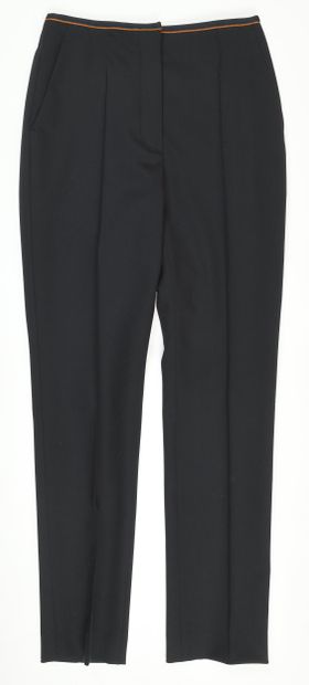 HERMES Paris 
Pantalon cigarette modèle 