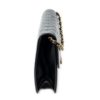 CHANEL
Sac modèle 