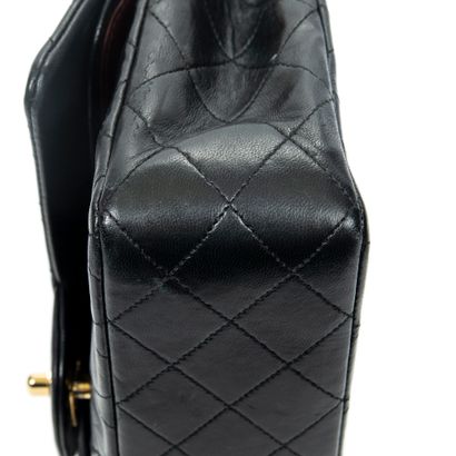 CHANEL
Sac modèle 