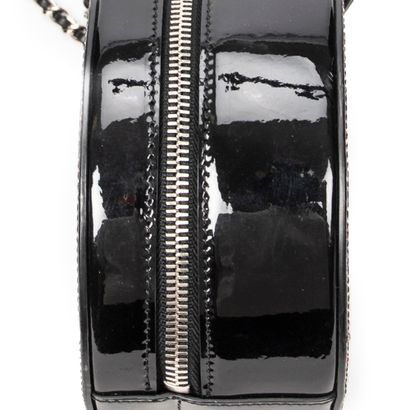 CHANEL
Glitter Chain