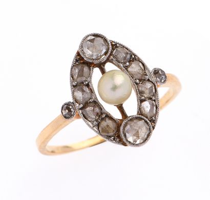 Bague Marquise
en or jaune 18k 750°/°° et...