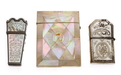 Set of mother-of-pearl VITRINARY OBJECTS...