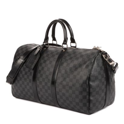 LOUIS VUITTON
Sac modèle 