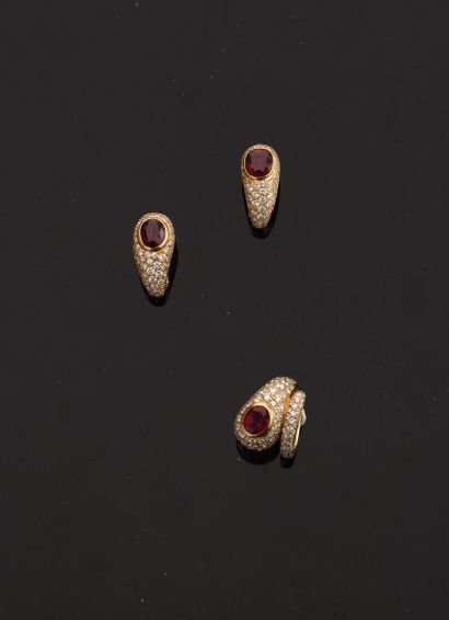 BOUCHERON
Vers 1980
Parure en or jaune 18k...