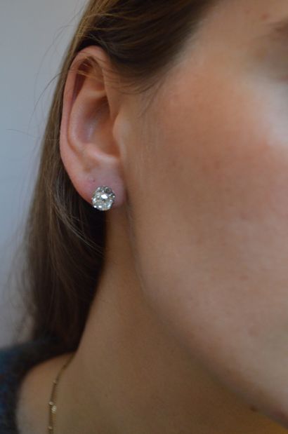 Paire de Boutons d'oreille deux ors 18K 750°/°°...