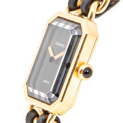 CHANEL
Montre modèle 