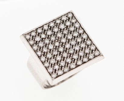 Importante Bague
en or gris 18K 750°/°°,...