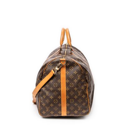 LOUIS VUITTON
Sac modèle 
