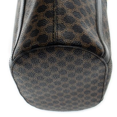 CELINE 
Sac seau en toile marron et noir,...