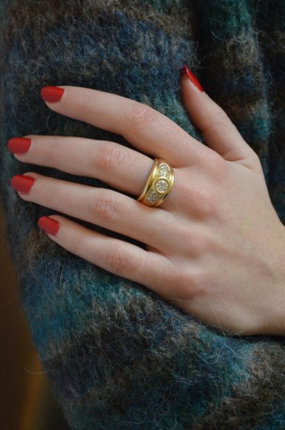 Bague d'homme 
de forme jonc en or jaune...
