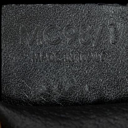 CELINE 
Sac seau en toile marron et noir,...