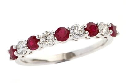 Demi-alliance
en or blanc 18k 750°/°° alternant...