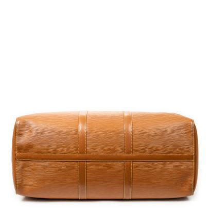LOUIS VUITTON
Keepall