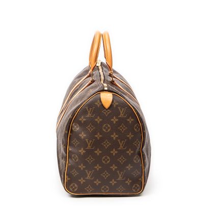 LOUIS VUITTON 
Sac modèle 