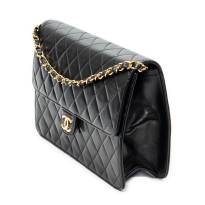 CHANEL
Sac modèle 