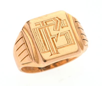 Chevalière
en or 18K 750°/°° chiffrée 