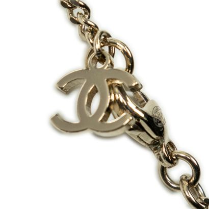 CHANEL
Collier modèle 