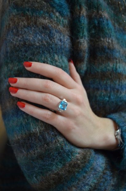 Ring
in 18k white gold 750°/°° set with a...