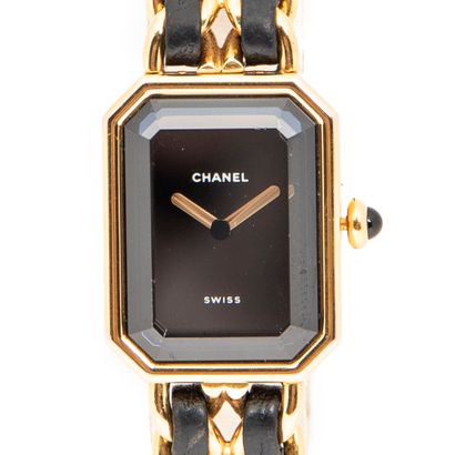 CHANEL
Montre modèle 