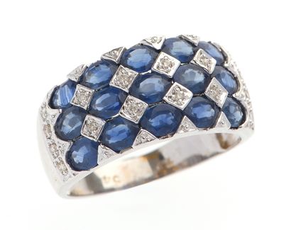 Bague jonc
à motif de damier en or gris 18k...