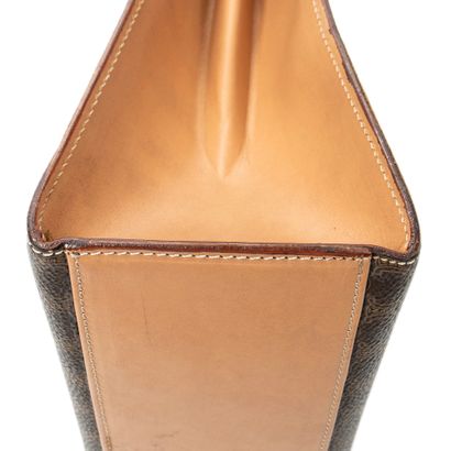 CELINE
Vintage Trapèze