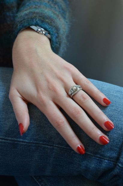 Bague
en or 18K 750°/°° et platine 850°/°°...