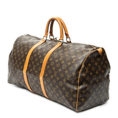 LOUIS VUITTON 
Sac modèle 