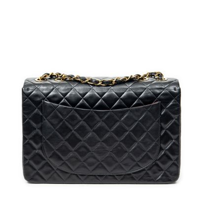 CHANEL
Sac modèle 