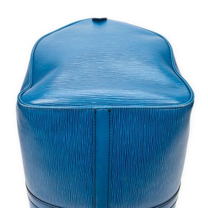 LOUIS VUITTON
Keepall
