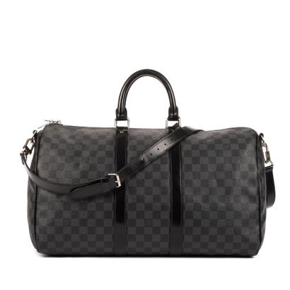 LOUIS VUITTON
Sac modèle 