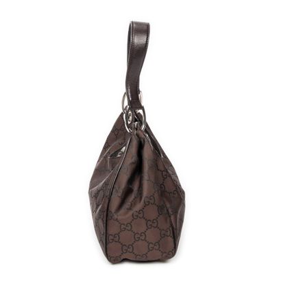 GUCCI 
Sac modèle 