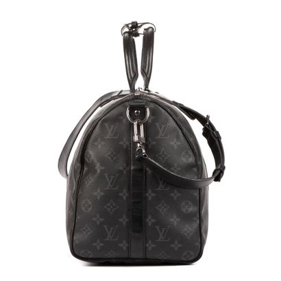 LOUIS VUITTON
Sac modèle 
