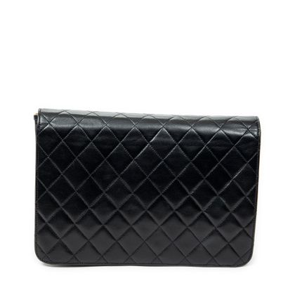 CHANEL
Sac modèle 