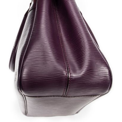 LOUIS VUITTON
Passy